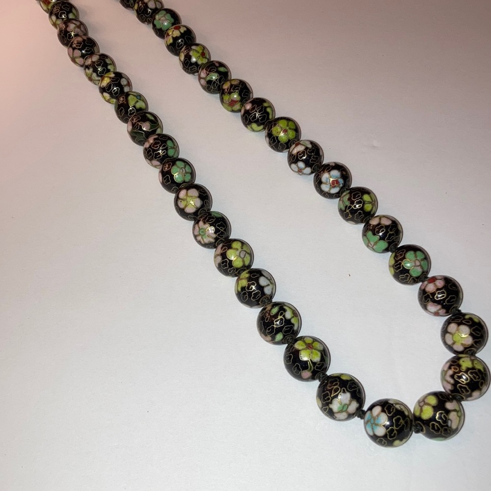 Vintage 1940s Cloisonné Black Ball Chain Knotted. Beautiful 🤩 - Picture 3 of 10